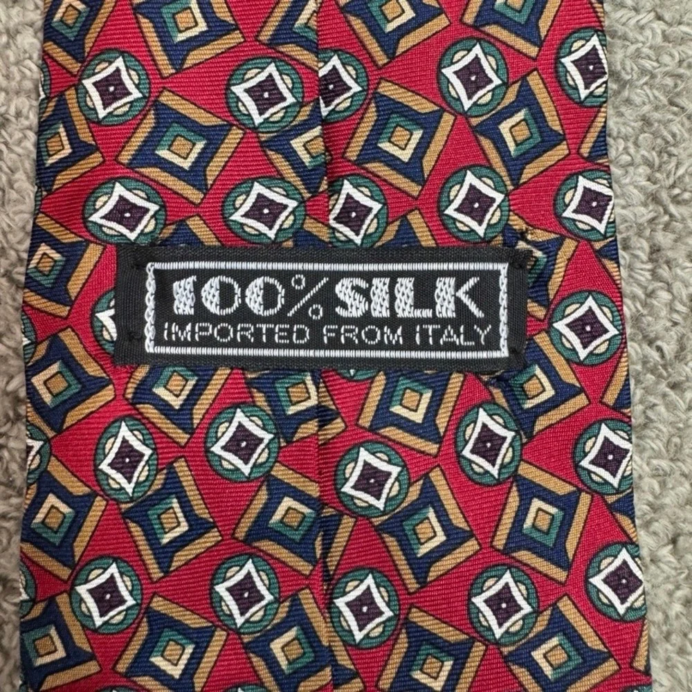 Handmade silk necktie